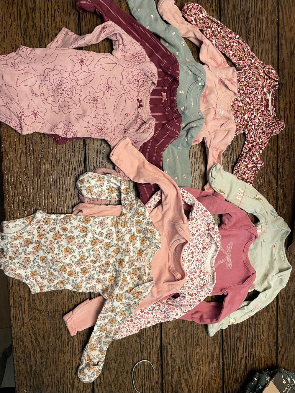 10 newborn long sleeve onesies